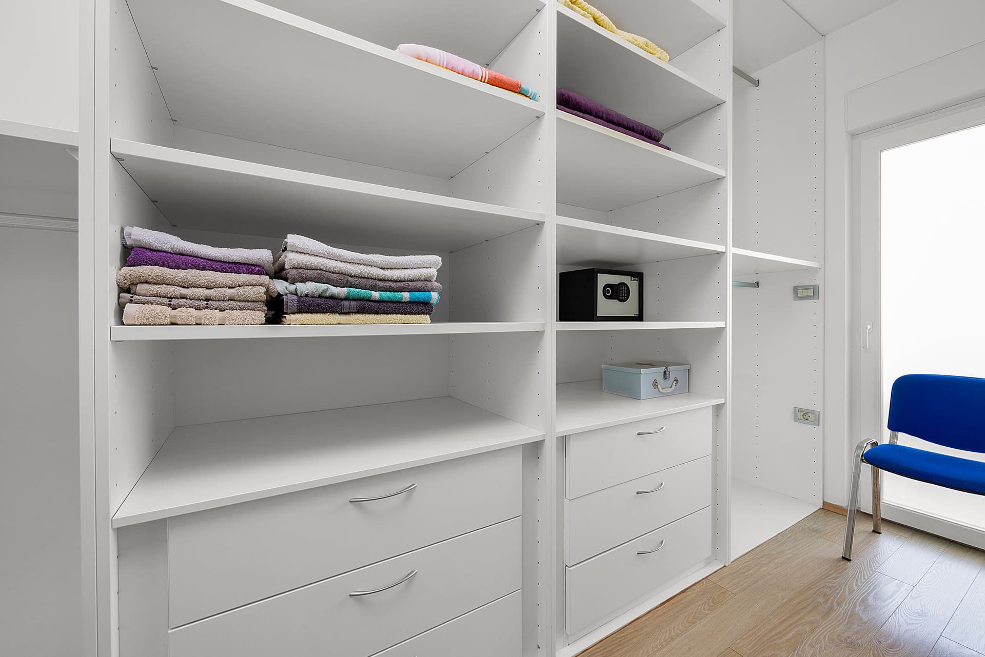 Villa Relax kitchen and dining space in Pula, Istria